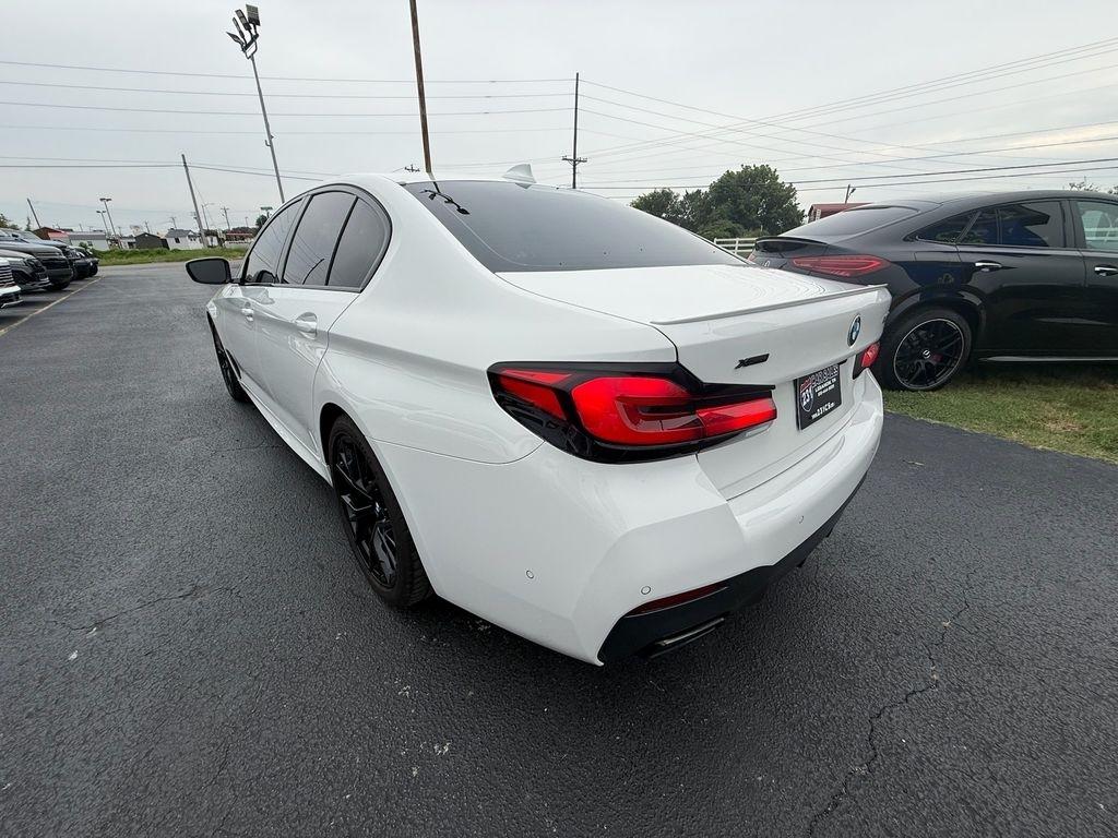 BMW 5-Series M550i xDrive 2022