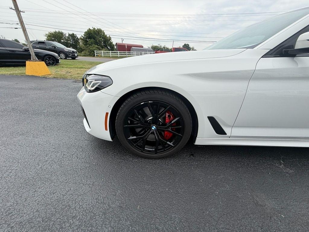 BMW 5-Series M550i xDrive 2022