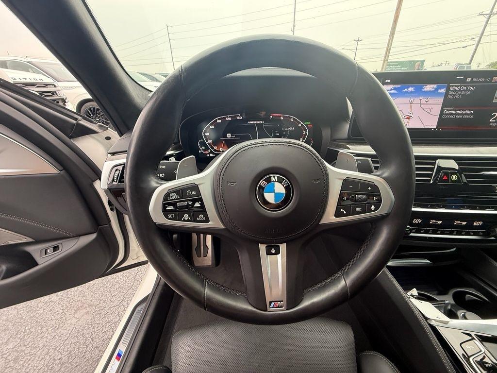 BMW 5-Series M550i xDrive 2022