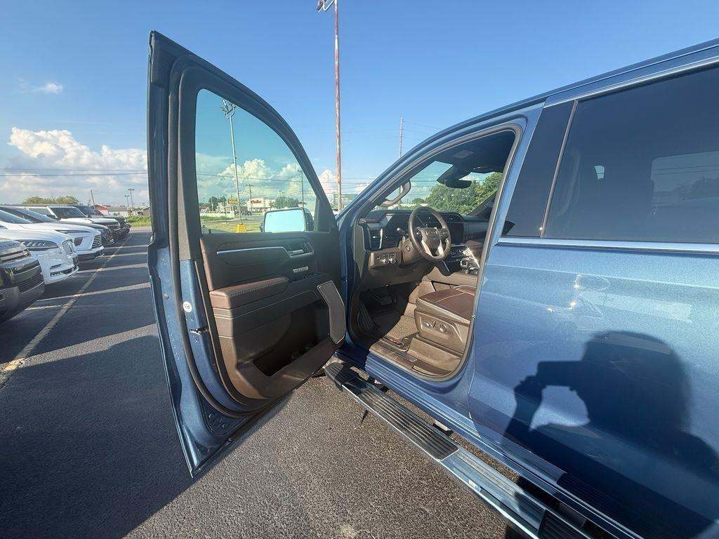 GMC Sierra 1500 Denali Crew Cab 4WD 2026