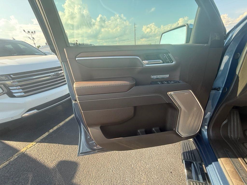GMC Sierra 1500 Denali Crew Cab 4WD 2026