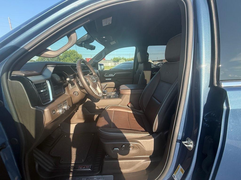 GMC Sierra 1500 Denali Crew Cab 4WD 2026