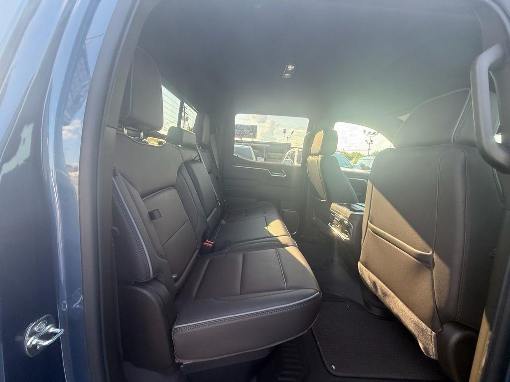 GMC Sierra 1500 Denali Crew Cab 4WD 2026