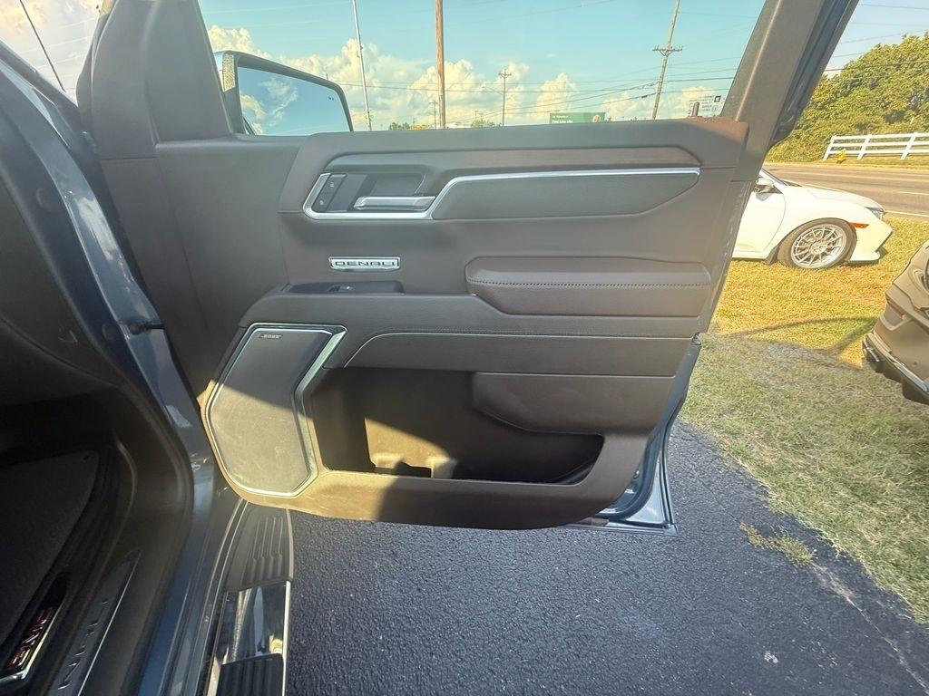 GMC Sierra 1500 Denali Crew Cab 4WD 2026