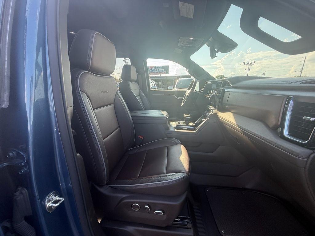GMC Sierra 1500 Denali Crew Cab 4WD 2026