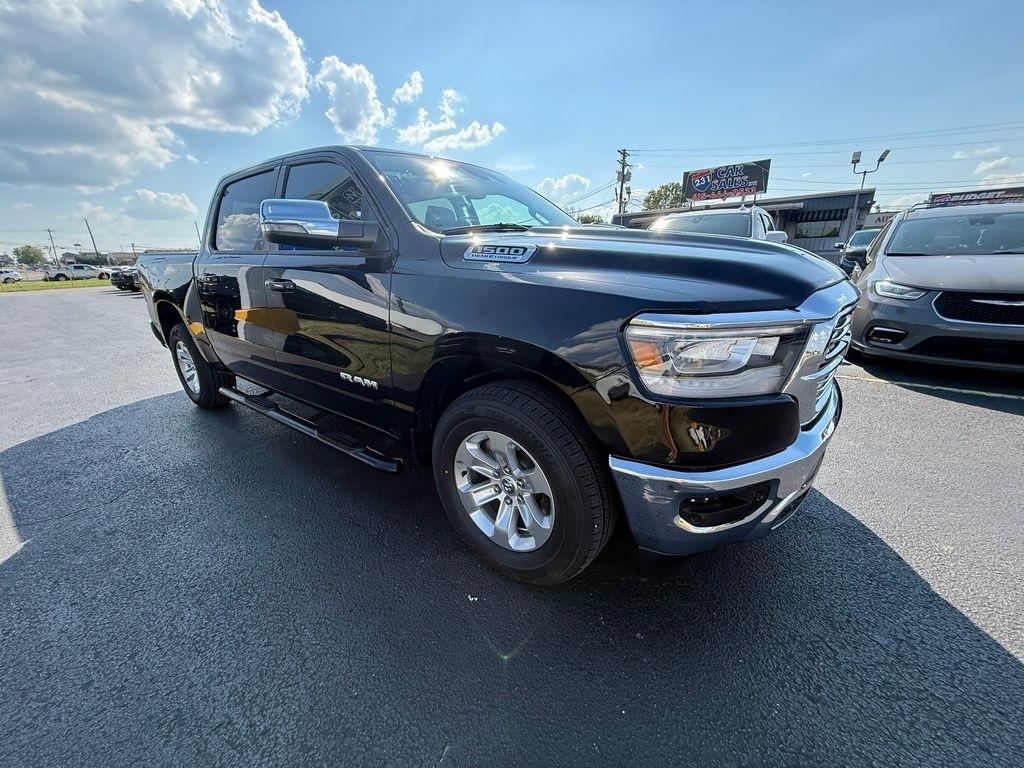 RAM 1500 Laramie Crew Cab SWB 4WD 2024