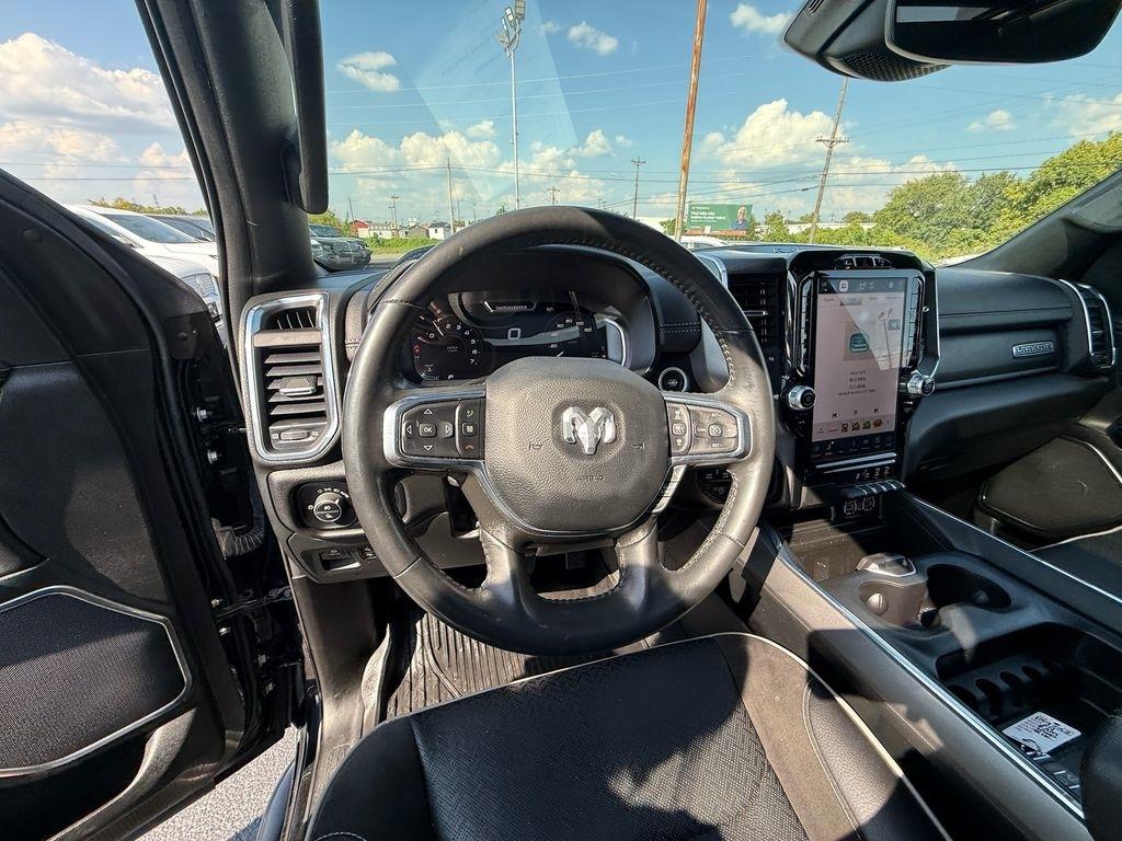 RAM 1500 Laramie Crew Cab SWB 4WD 2024