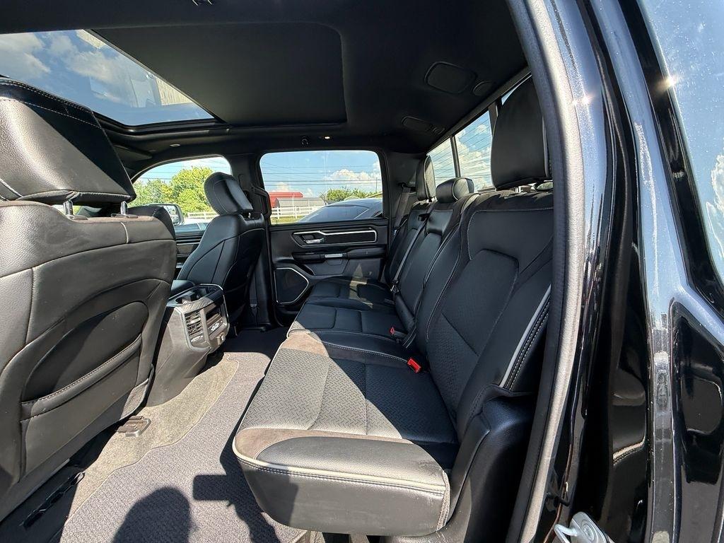 RAM 1500 Laramie Crew Cab SWB 4WD 2024