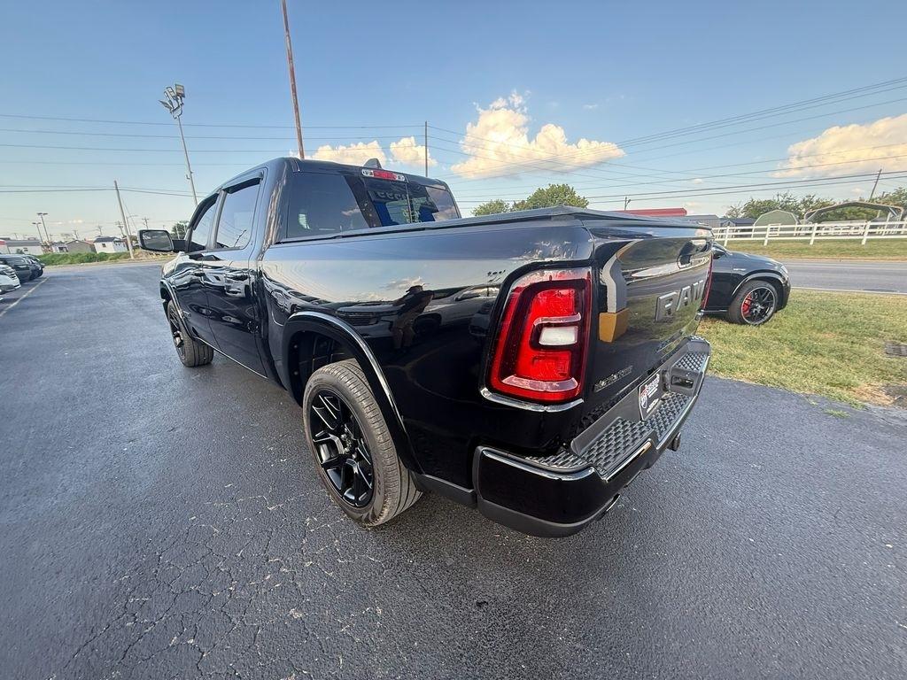 RAM 1500 Laramie Crew Cab SWB 4WD 2026