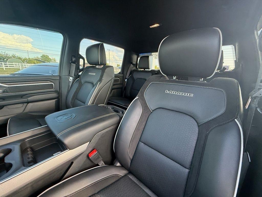 RAM 1500 Laramie Crew Cab SWB 4WD 2026