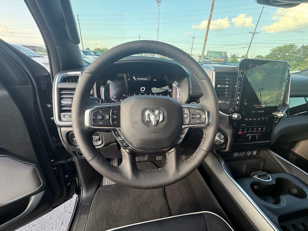 RAM 1500 Laramie Crew Cab SWB 4WD 2026