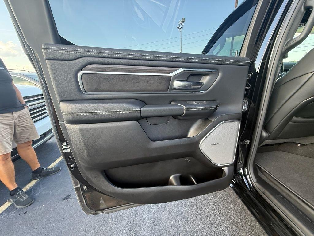 RAM 1500 Laramie Crew Cab SWB 4WD 2026