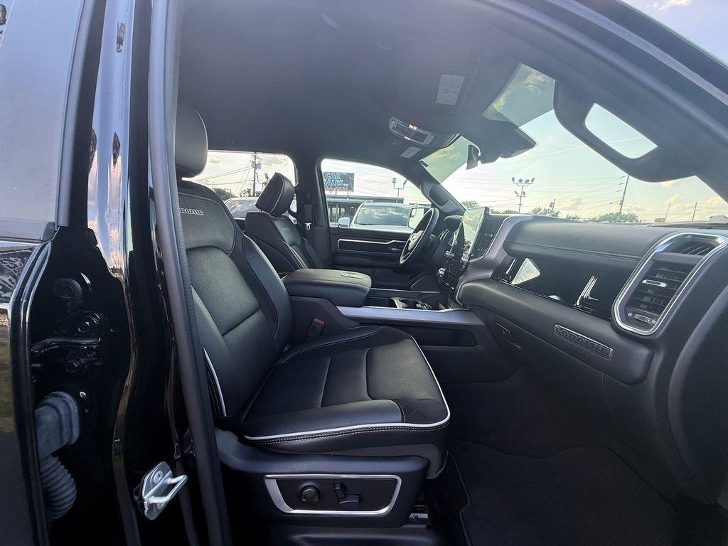 RAM 1500 Laramie Crew Cab SWB 4WD 2026