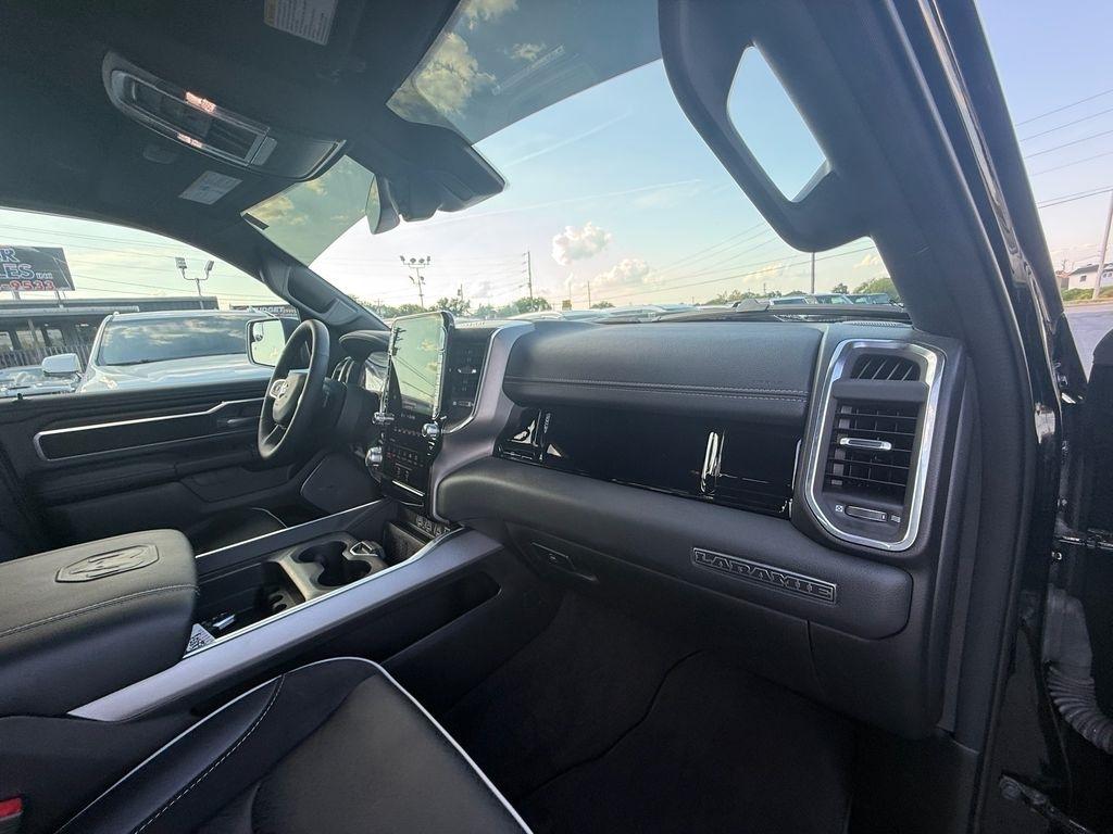 RAM 1500 Laramie Crew Cab SWB 4WD 2026
