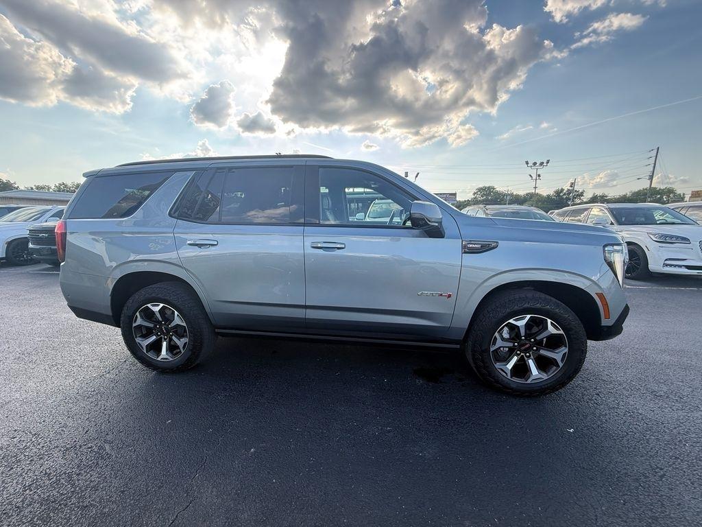 GMC Yukon AT4 Ultimate 4WD 2025
