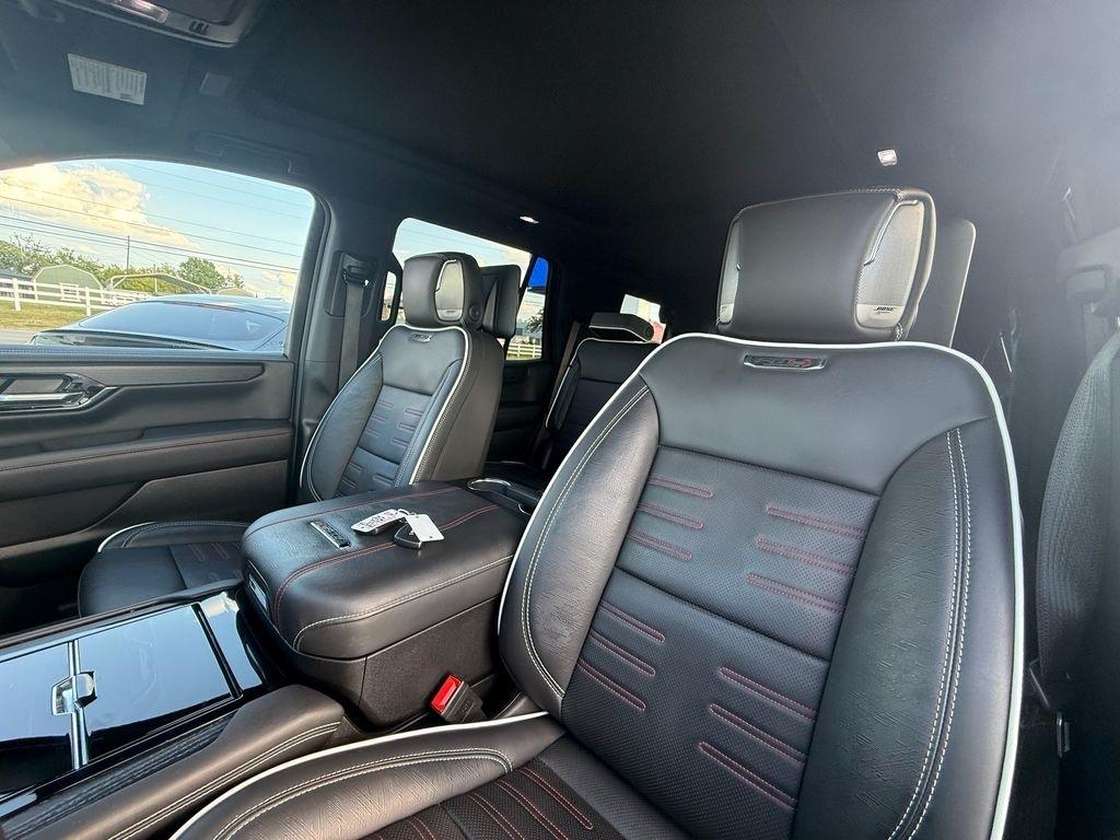 GMC Yukon AT4 Ultimate 4WD 2025