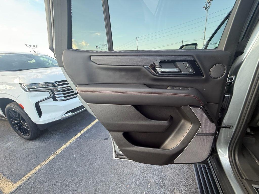GMC Yukon AT4 Ultimate 4WD 2025