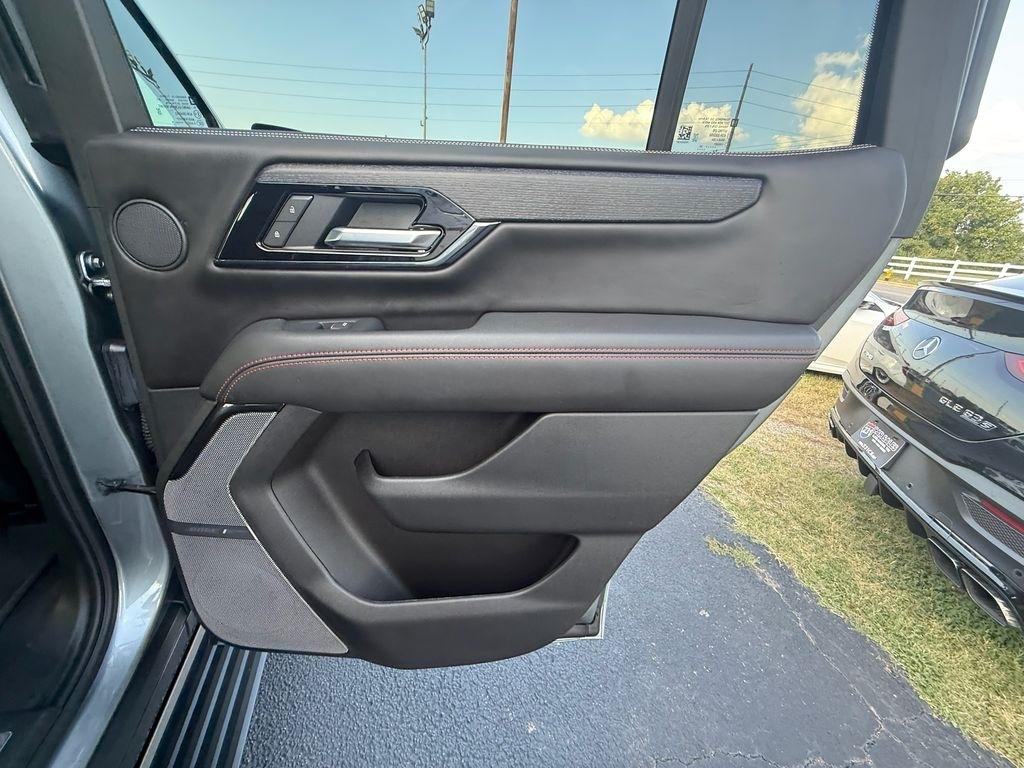GMC Yukon AT4 Ultimate 4WD 2025