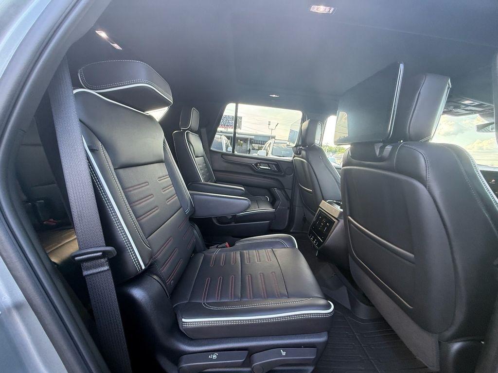 GMC Yukon AT4 Ultimate 4WD 2025
