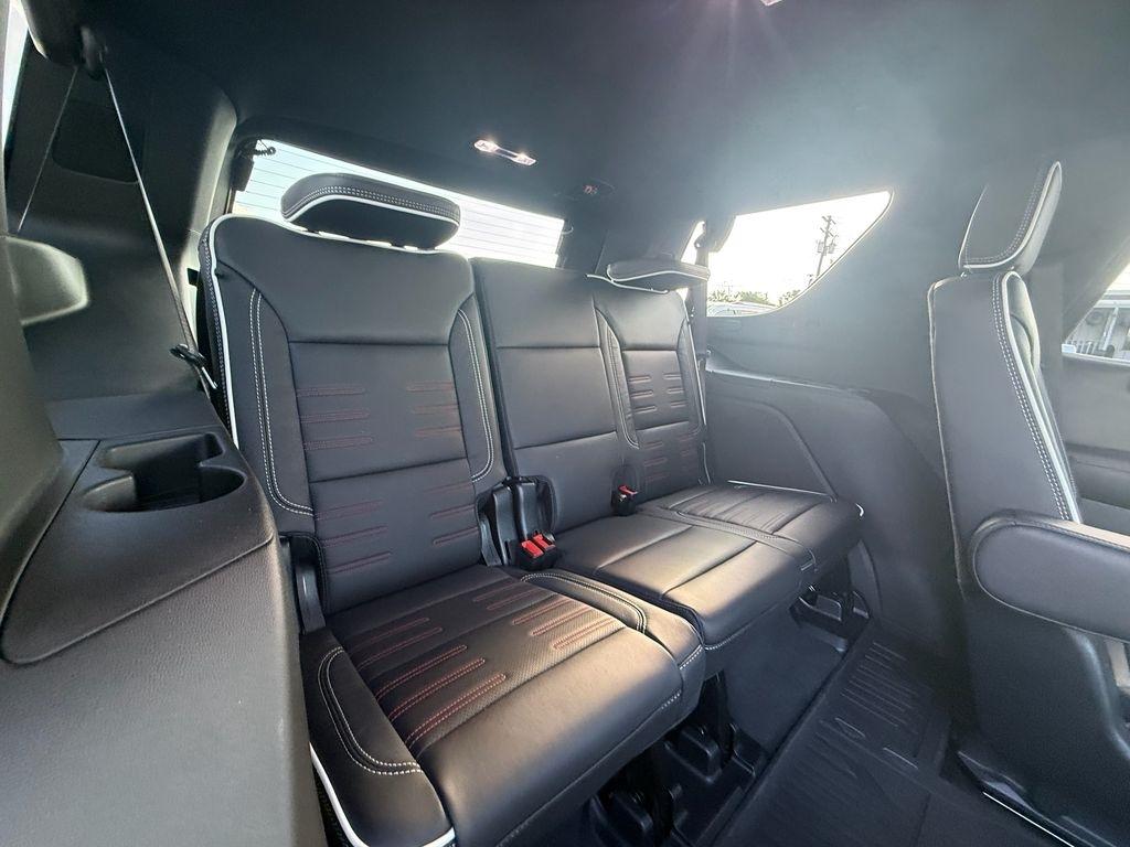 GMC Yukon AT4 Ultimate 4WD 2025