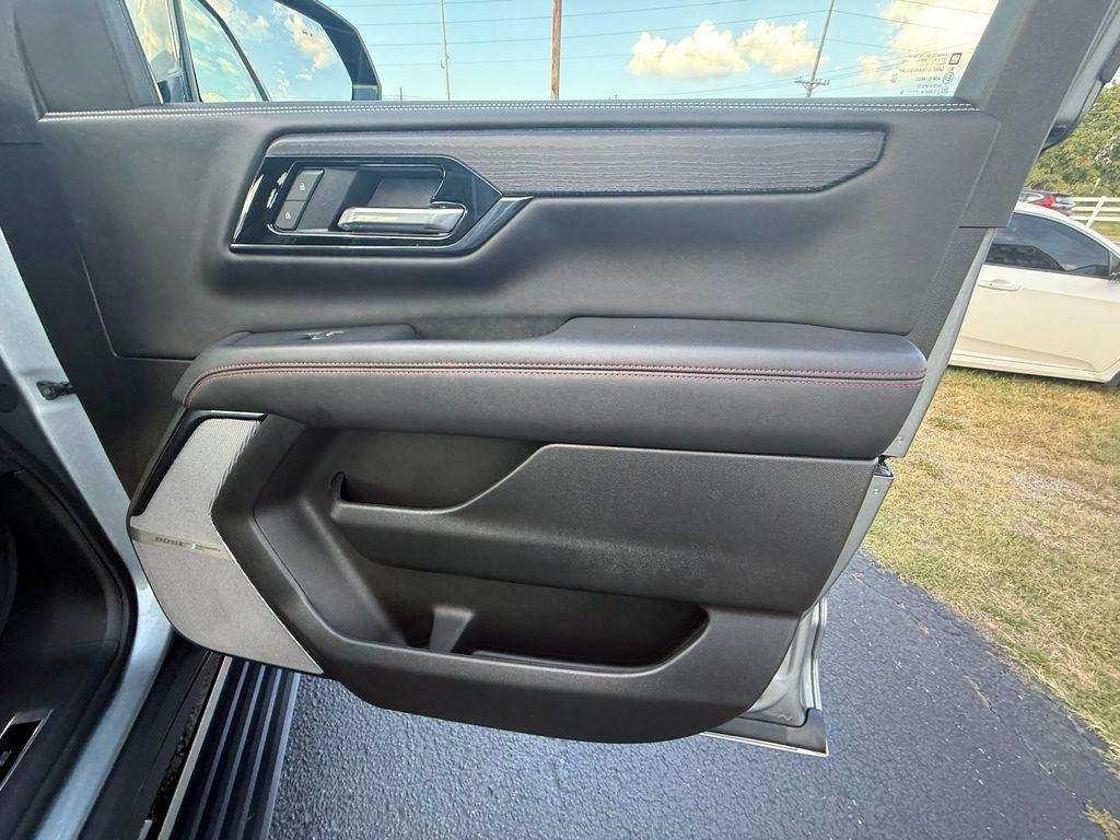 GMC Yukon AT4 Ultimate 4WD 2025