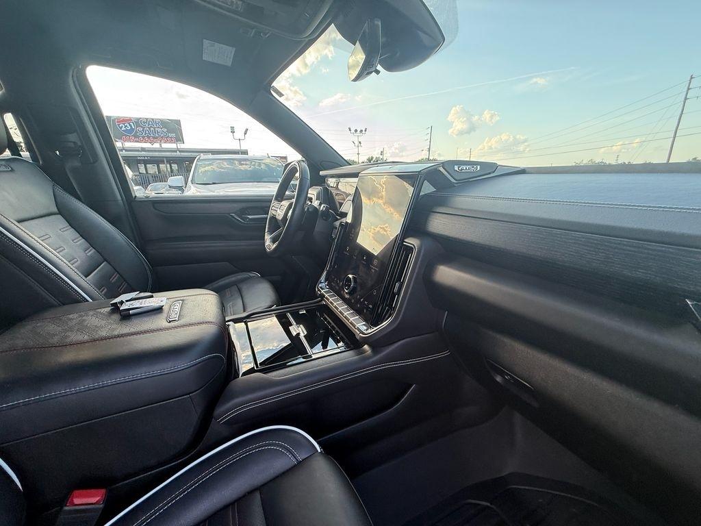 GMC Yukon AT4 Ultimate 4WD 2025