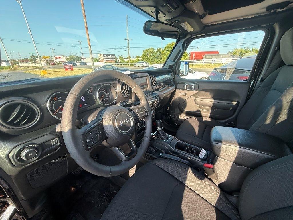 Jeep Wrangler Unlimited Sport 2023