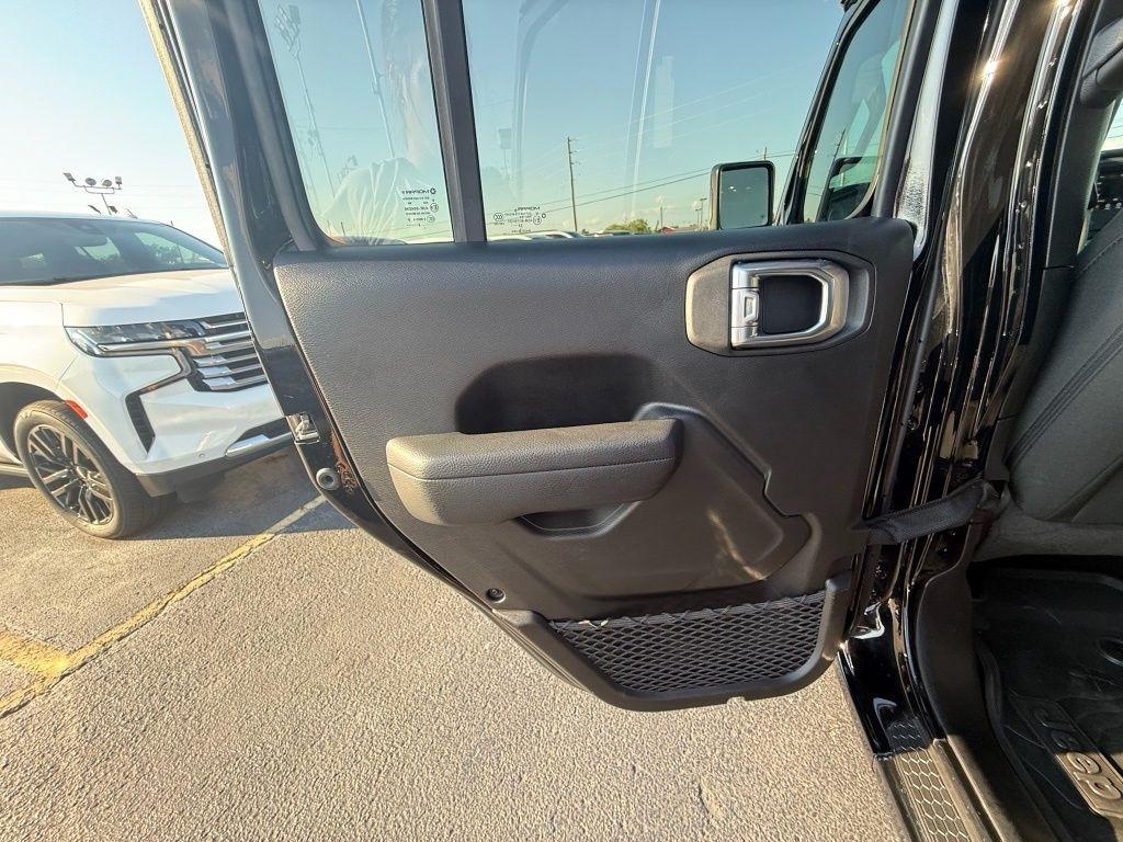 Jeep Wrangler Unlimited Sport 2023