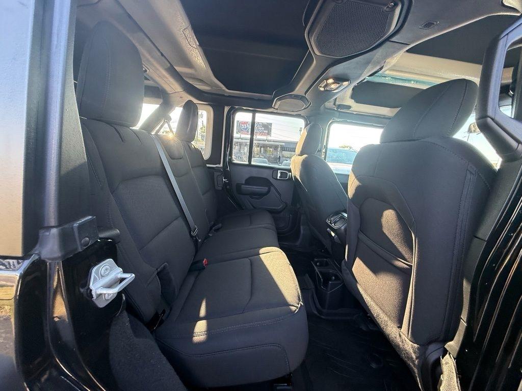 Jeep Wrangler Unlimited Sport 2023