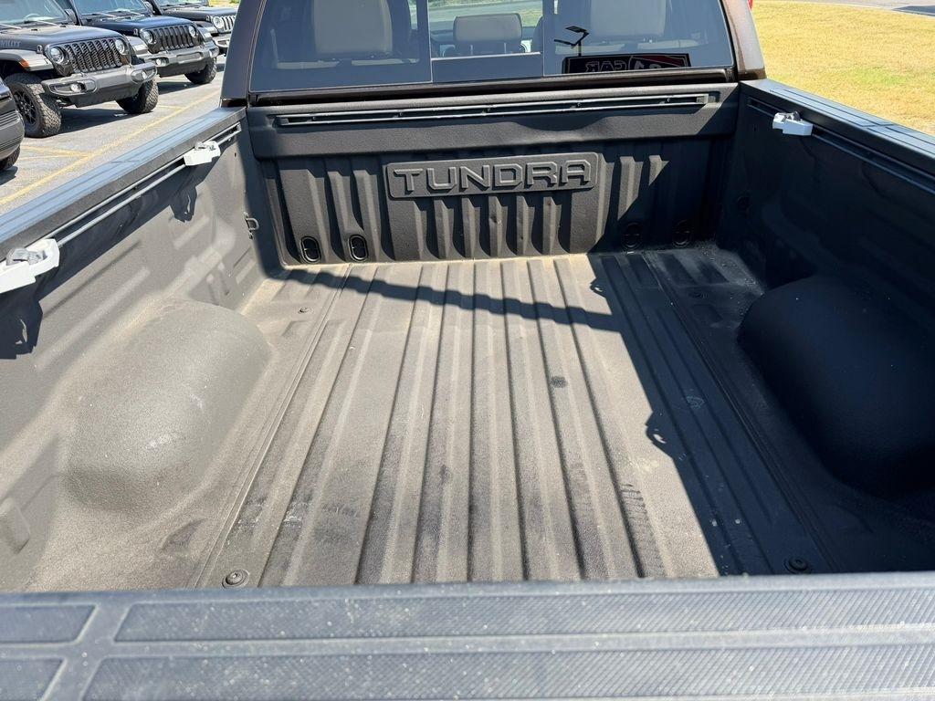 Toyota Tundra Limited 5.7L Double Cab 4WD 2021