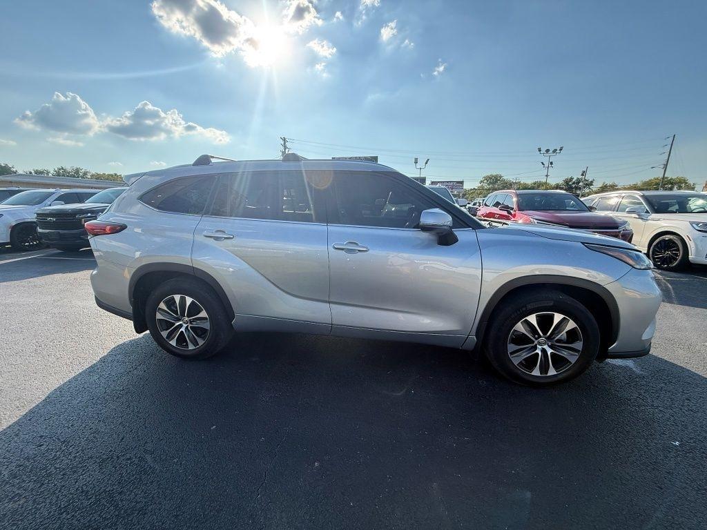 Toyota Highlander XLE Nav FWD V6 2021