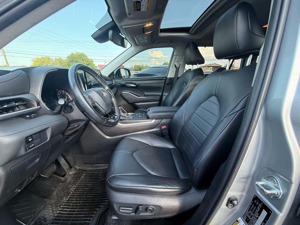 Toyota Highlander XLE Nav FWD V6 2021