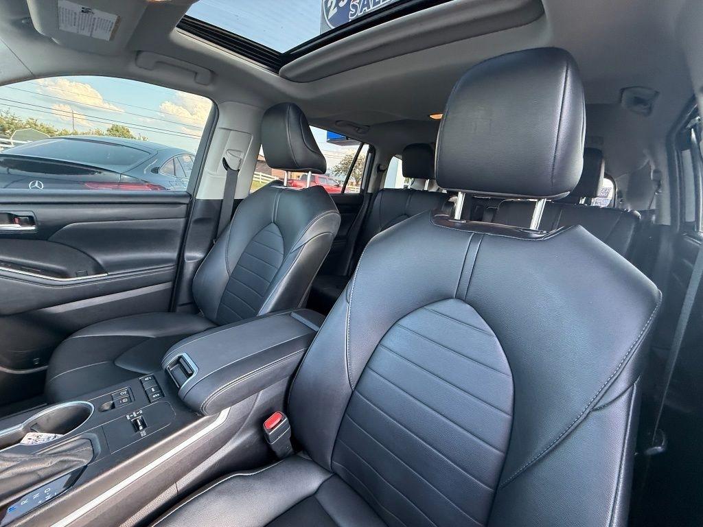 Toyota Highlander XLE Nav FWD V6 2021