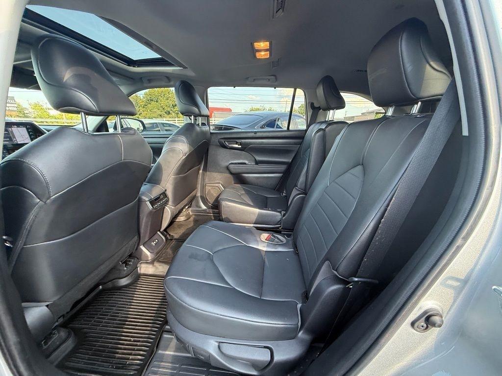 Toyota Highlander XLE Nav FWD V6 2021