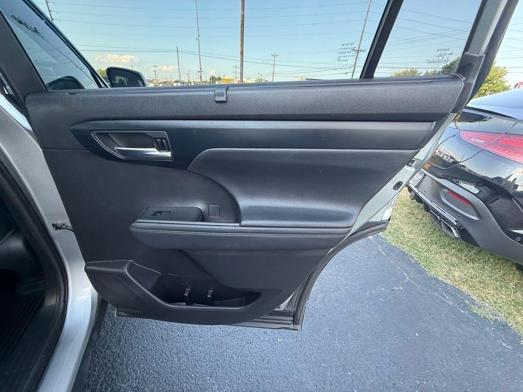 Toyota Highlander XLE Nav FWD V6 2021