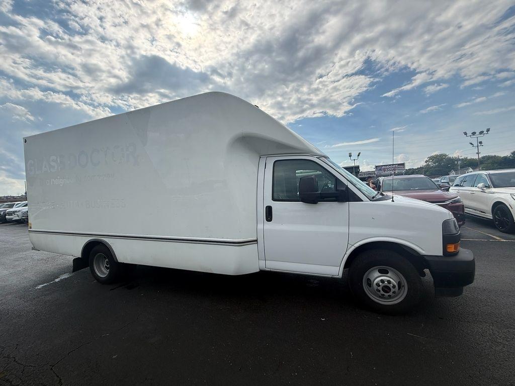 GMC Savana G3500 177 in. 2020