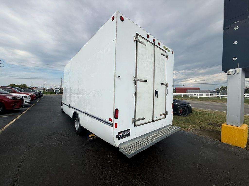 GMC Savana G3500 177 in. 2020