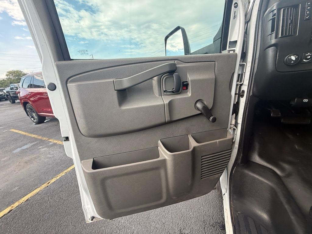 GMC Savana G3500 177 in. 2020