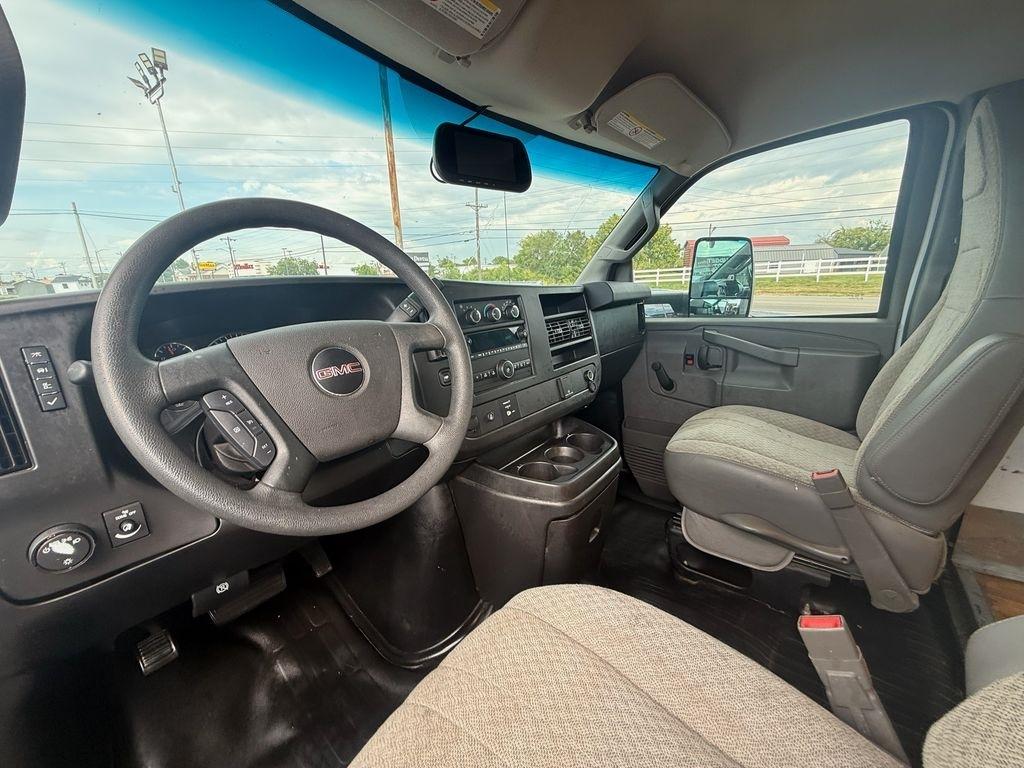GMC Savana G3500 177 in. 2020
