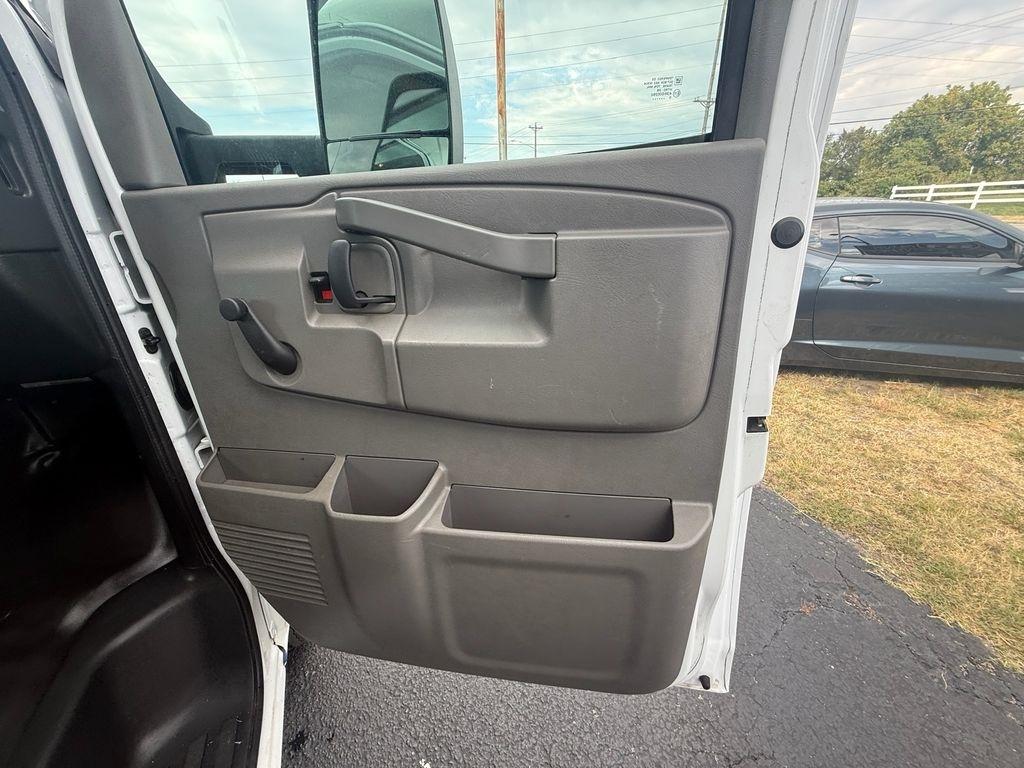 GMC Savana G3500 177 in. 2020