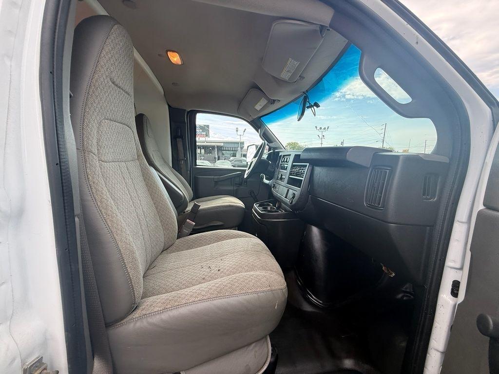GMC Savana G3500 177 in. 2020