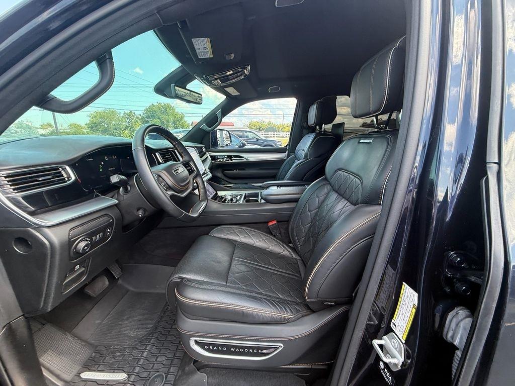 Jeep Grand Wagoneer Series III 4WD 2023