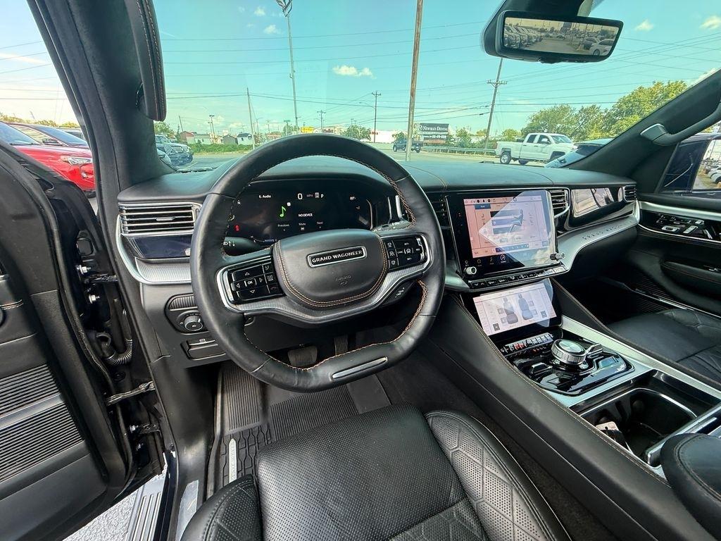 Jeep Grand Wagoneer Series III 4WD 2023