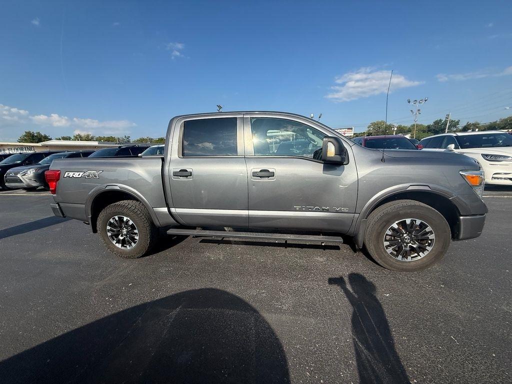 Nissan Titan PRO-4X Crew Cab 4WD 2019