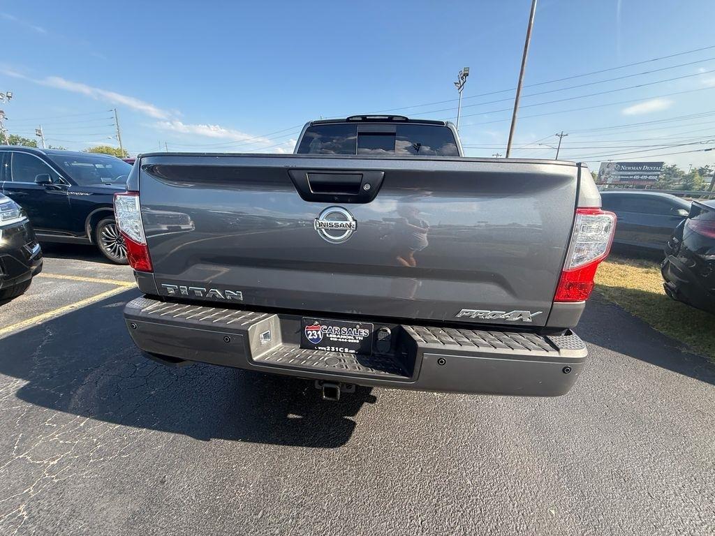 Nissan Titan PRO-4X Crew Cab 4WD 2019