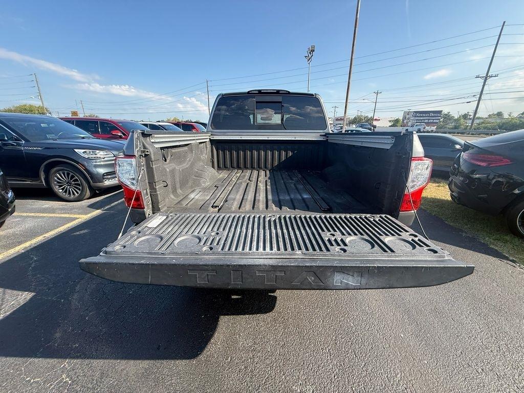 Nissan Titan PRO-4X Crew Cab 4WD 2019