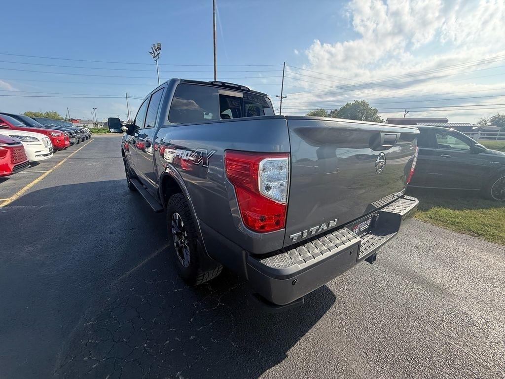 Nissan Titan PRO-4X Crew Cab 4WD 2019