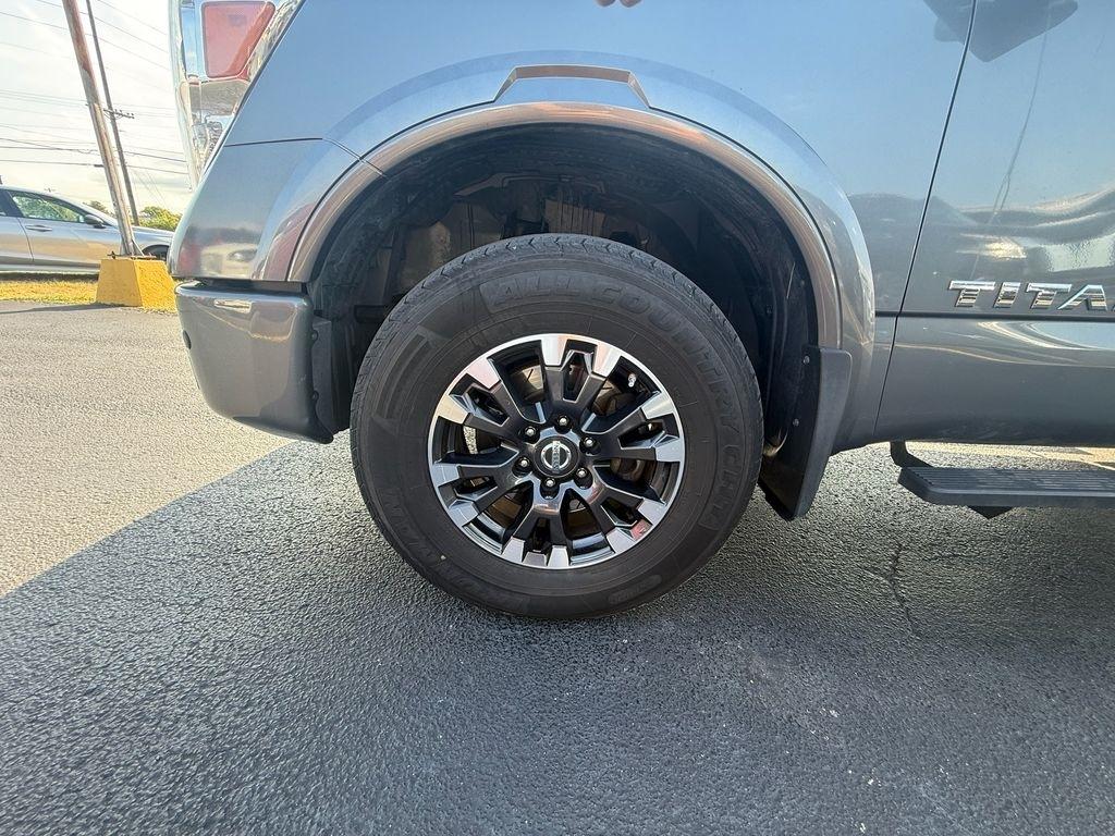 Nissan Titan PRO-4X Crew Cab 4WD 2019