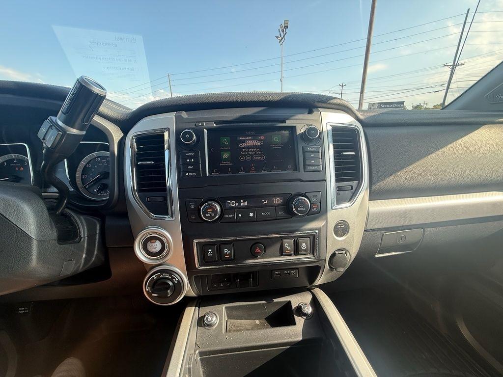 Nissan Titan PRO-4X Crew Cab 4WD 2019