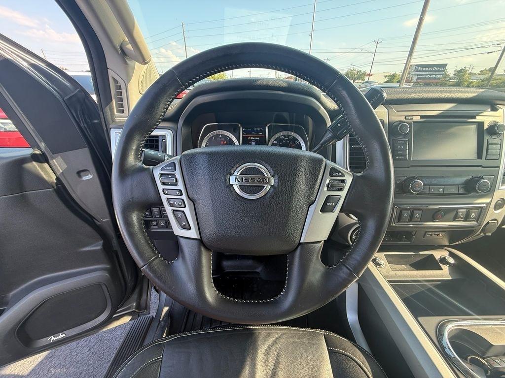 Nissan Titan PRO-4X Crew Cab 4WD 2019